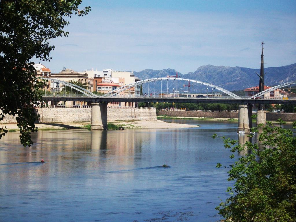 River Ebro Holidays Tivenys Экстерьер фото