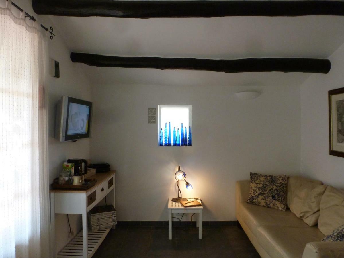 River Ebro Holidays Tivenys Экстерьер фото